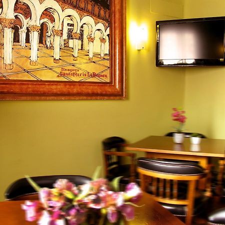 Hostal Los Guerreros Toledo Buitenkant foto