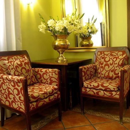 Hostal Los Guerreros Toledo Buitenkant foto