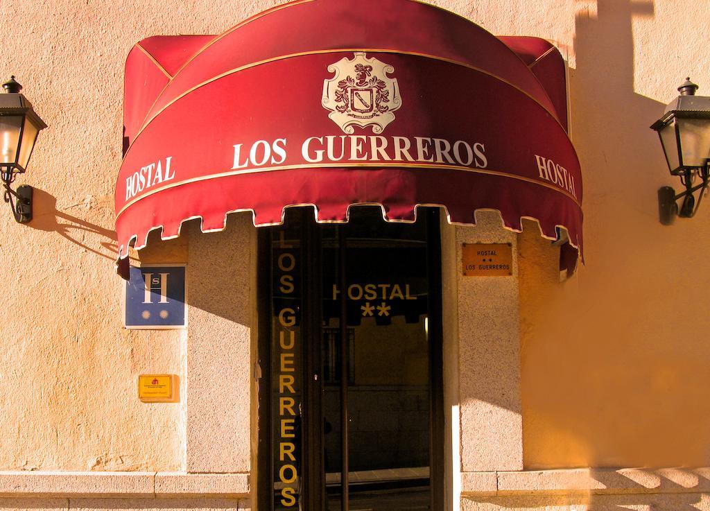 Hostal Los Guerreros Toledo Buitenkant foto